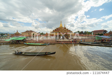 Inle Lake City, The Floating village urban city town houses, lake sea or river. Nature landscape fisheries and fishing tools, Myanmar. Aquaculture farming Inle Lake City, The Floating village urban city town houses, lake sea or river. Nature landscape fisheries and fishing tools, Myanmar. Aquaculture farming 111874447