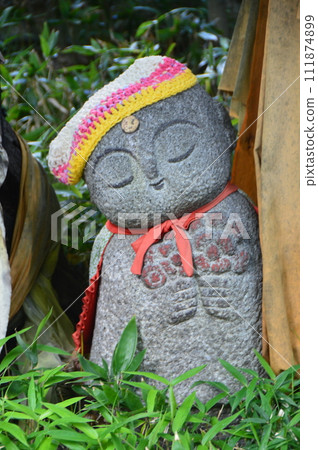 Jizo of a One-Word Wish (Rokkakudo (Chofuji Temple)/Rokkaku-dori Higashinotoin Nishinijudomaecho, Nakagyo Ward, Kyoto City) Jizo of a One-Word Wish (Rokkakudo (Chofuji Temple)/Rokkaku-dori Higashinotoin Nishinijudomaecho, Nakagyo Ward, Kyoto City) 111874899