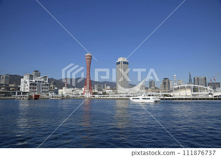 Middle jetty and Meriken Park seen from Harborland Middle jetty and Meriken Park seen from Harborland 111876737