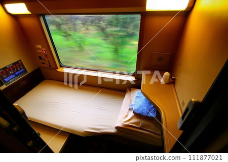 在舒適的私人臥舖房間搭乘夜行列車...「臥舖特快日出出雲/瀨戶」285系列，單人（B臥舖，一層）） 111877021