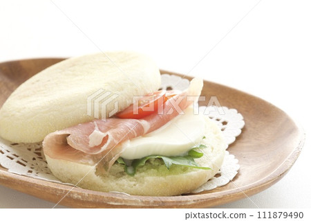 英式鬆餅火腿三明治 111879490