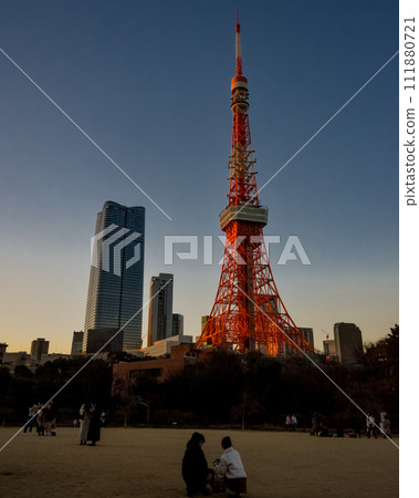 Tokyo Tower at twilight 111880721