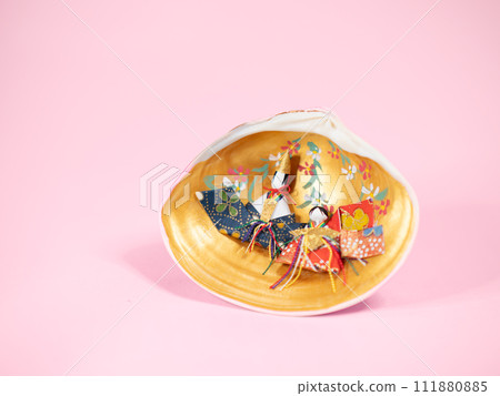 Shell-crafted Hina dolls and Dairi-sama Shell-crafted Hina dolls and Dairi-sama 111880885