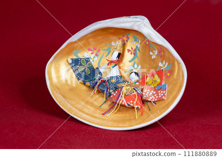 Shell-crafted Hina dolls and Dairi-sama Shell-crafted Hina dolls and Dairi-sama 111880889