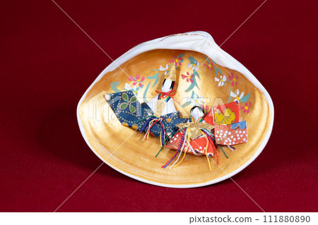 Shell-crafted Hina dolls and Dairi-sama Shell-crafted Hina dolls and Dairi-sama 111880890