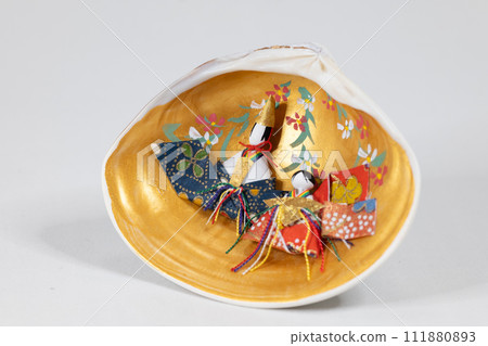 Shell-crafted Hina dolls and Dairi-sama Shell-crafted Hina dolls and Dairi-sama 111880893