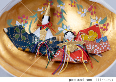 Shell-crafted Hina dolls and Dairi-sama Shell-crafted Hina dolls and Dairi-sama 111880895