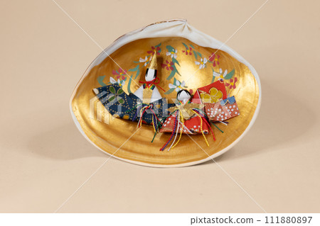Shell-crafted Hina dolls and Dairi-sama Shell-crafted Hina dolls and Dairi-sama 111880897