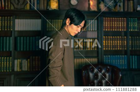 Male portrait in the study 111881288