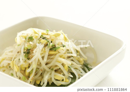 Bean sprout salad with sesame dressing Bean sprout salad with sesame dressing 111881864