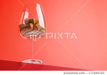 Red wine elegance Red wine elegance 111884183