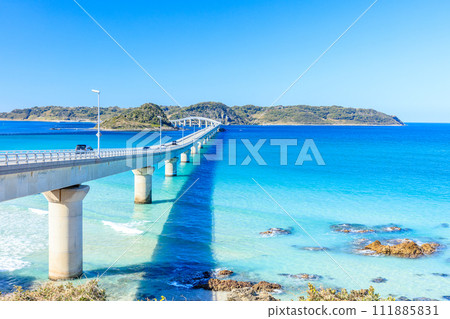 冬天的角島大橋,山口縣下關市 冬天的角島大橋,山口縣下關市 111885831