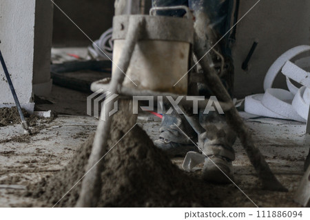 Sand and cement floor screed. Floor screed tools and devices. 111886094