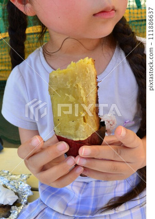 Sweet potato and girl @mar_lapin Sweet potato and girl @mar_lapin 111886637