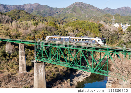 [Kise Main Line] Limited Express Nanki crossing the Misetani Bridge 111886820