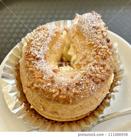 horseshoe cake horseshoe cake 111886936