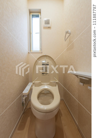 toilet toilet 111887787