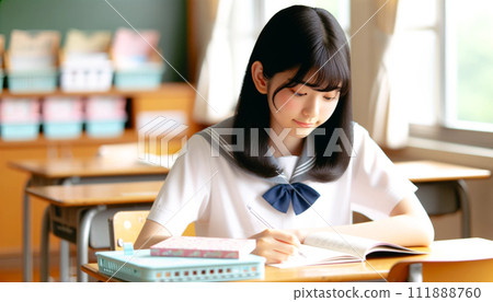 在教室裡學習的女孩 穿著水手服學習的女學生 在教室裡學習的女孩 穿著水手服學習的女學生 111888760