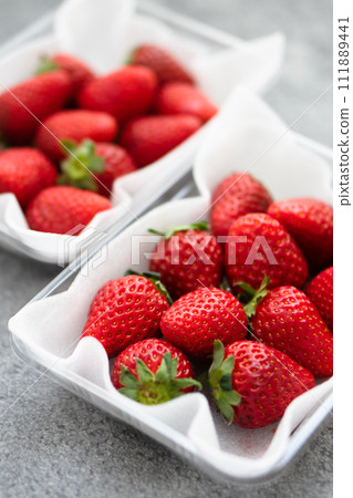 Strawberries as a return gift for hometown tax donations Strawberries as a return gift for hometown tax donations 111889441