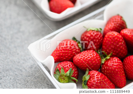 Strawberries as a return gift for hometown tax donations 111889449