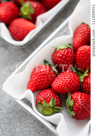 Strawberries as a return gift for hometown tax donations 111889451