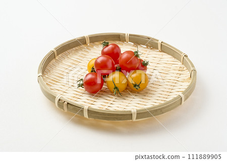 濾鍋上的迷你西紅柿 111889905
