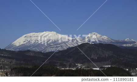 Hiruzen Sanza in winter is an unforgettable sight. Hiruzen Sanza in winter is an unforgettable sight. 111890181