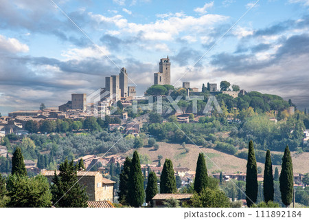 Panoramic view of famous medieval town San Gimignano in the Tuscany 111892184