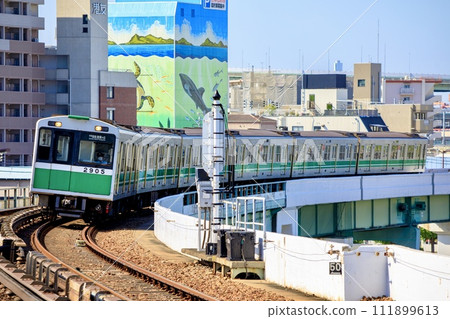 大阪地鐵 20 系列車在旭橋站附近運行 111899613