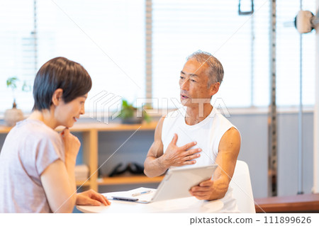 Gym Senior Trainer Middle Female Gym Senior Trainer Middle Female 111899626