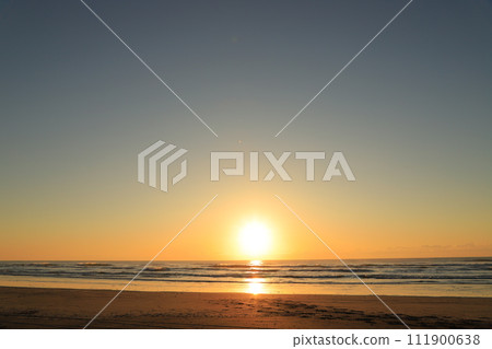 Sunrise seen from the coast 111900638
