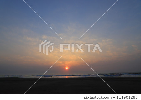 Boso sea and morning sun 111901285