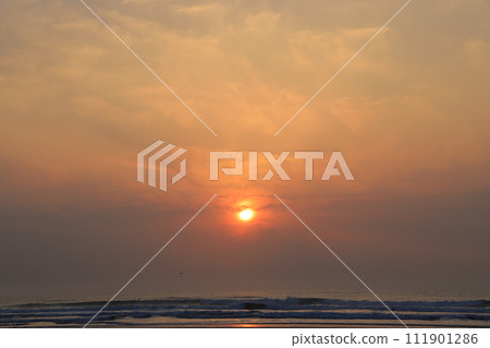 Boso sea and morning sun 111901286