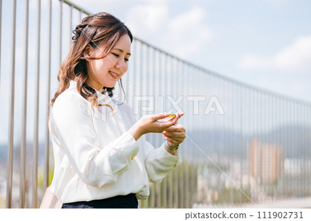 A young woman/business woman who takes medicine, supplements, and regular medicines A young woman/business woman who takes medicine, supplements, and regular medicines 111902731