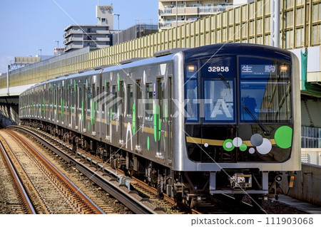 大阪地鐵中央線運行的30000A系列列車 111903068