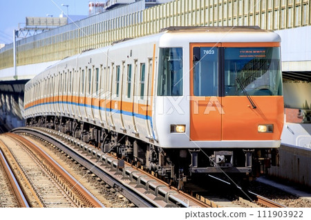 大阪地鐵中央線運行的近鐵7020系列車 大阪地鐵中央線運行的近鐵7020系列車 111903922