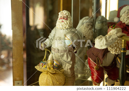 穿著太空服的聖誕老人 111904222