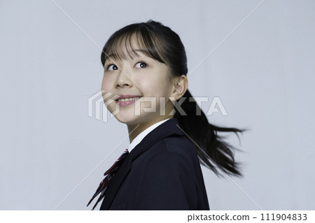 Female student's portrait 111904833