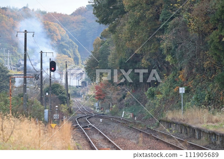 Local trains in late autumn that support residents' transportation Local trains in late autumn that support residents' transportation 111905689