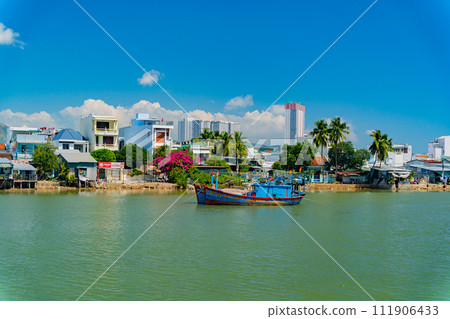 Fishing boats on the river. 111906433