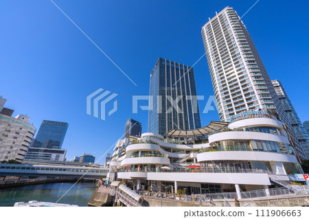 Yokohama cityscape in Japan, overlooking the Yokohama Bay Quarter, etc. 111906663