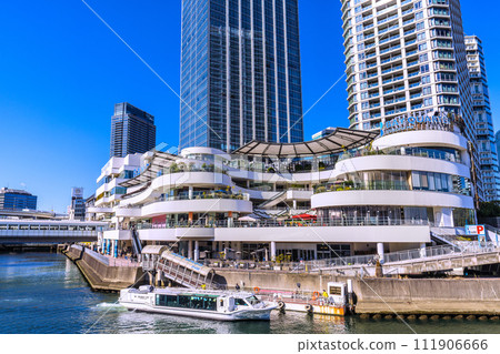 Yokohama cityscape in Japan, overlooking Yokohama Bay Quarter, water bus (arrival), etc. Yokohama cityscape in Japan, overlooking Yokohama Bay Quarter, water bus (arrival), etc. 111906666