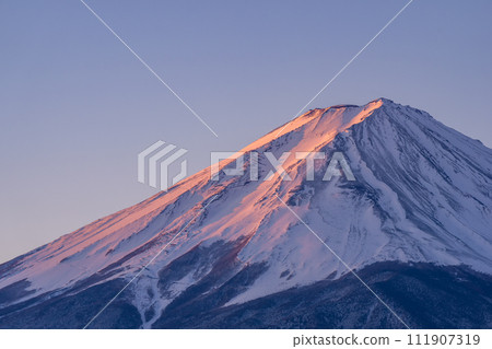 被朝陽染紅的富士山 被朝陽染紅的富士山 111907319