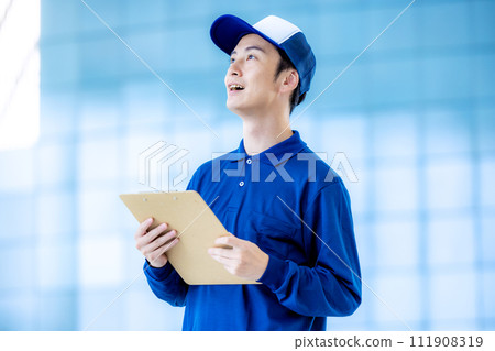 Home delivery male business 111908319