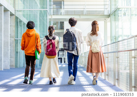 男女大學生 111908353