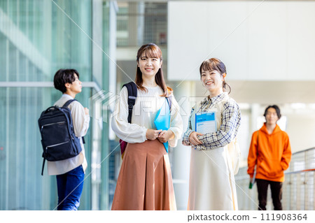 大學生 大學 111908364