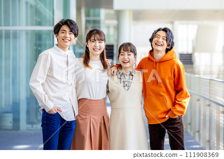 Young men and women of college students 111908369