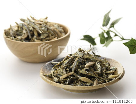 Almond Fish 111911263