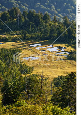 從尾瀨/胡志岳登山處看到的初秋的廣澤田代 111911670