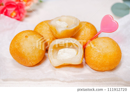 cheese ball 111912720